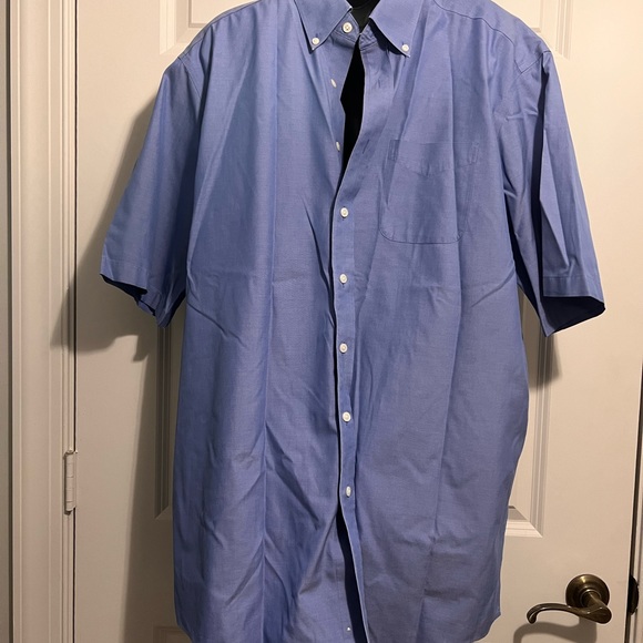 LL BEAN WRINKLE RESISTANT BLUE SHORT SLEEVE BUTTON DOWN SHIRT - Picture 3 of 7